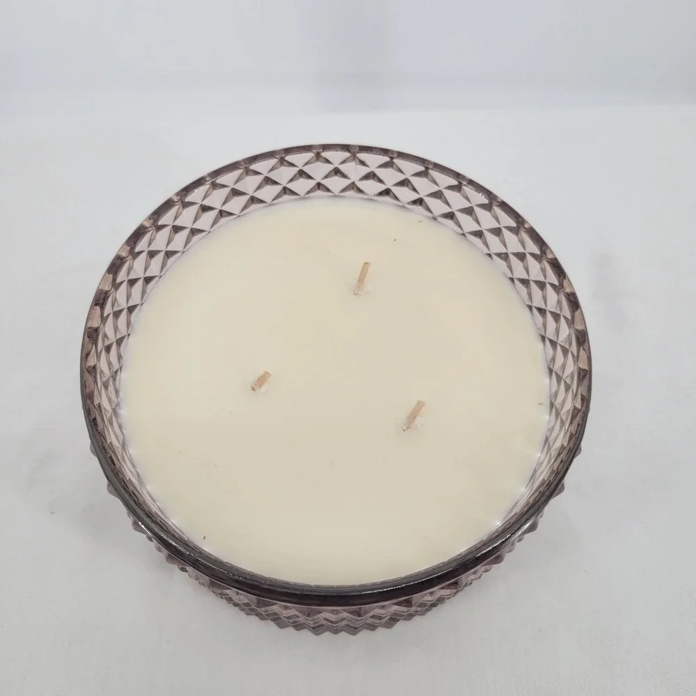Red Leaf Home Rosewood Tabac 16.5 oz 3-Wick Candle Mauve Glass‎ Jar with Lid